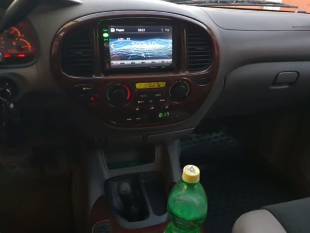 Toyota Sequoia I, 7 мест, 2002 г.