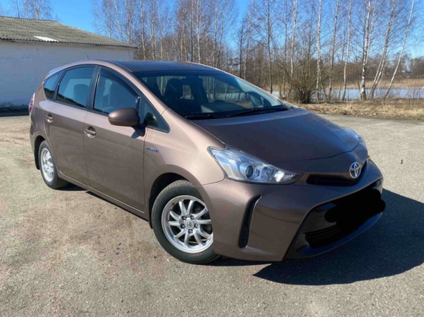 Toyota Prius V(+) ZVW40/41 · Рестайлинг, 2014 г.