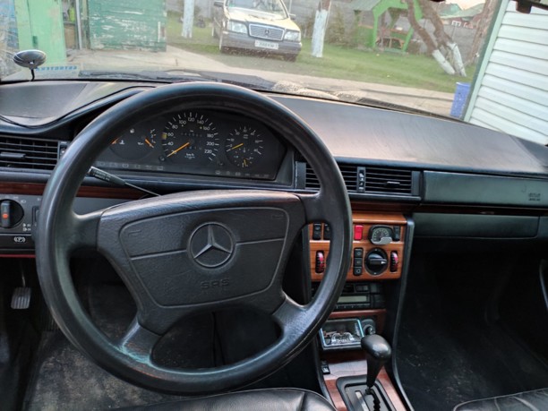 Mercedes-Benz E-Класс W124, S124, C124, A124, 1993 г.