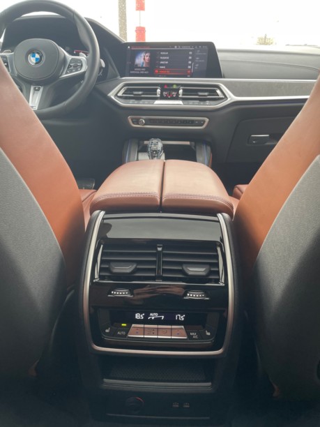 BMW X7, 7 мест, 2019 г.