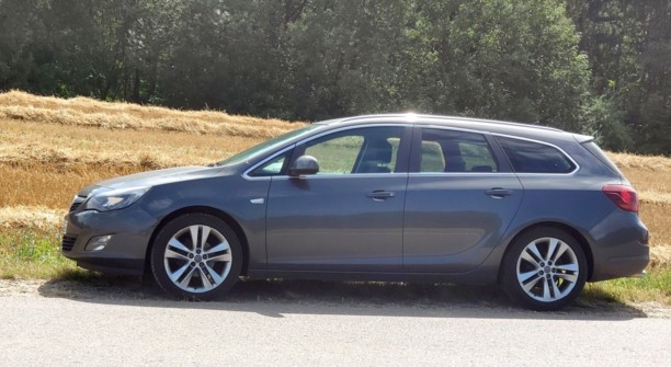 Opel Astra J, 2011 г.