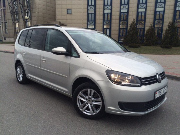 Volkswagen Touran II, 5 мест, 2011 г.