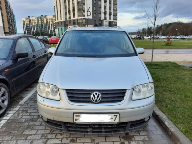 Volkswagen Touran I, 7 мест, 2005 г.
