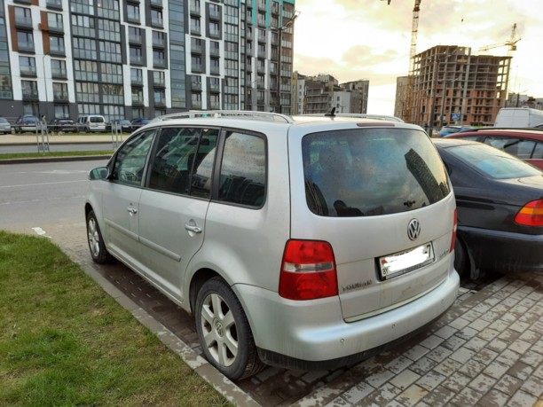 Volkswagen Touran I, 7 мест, 2005 г.
