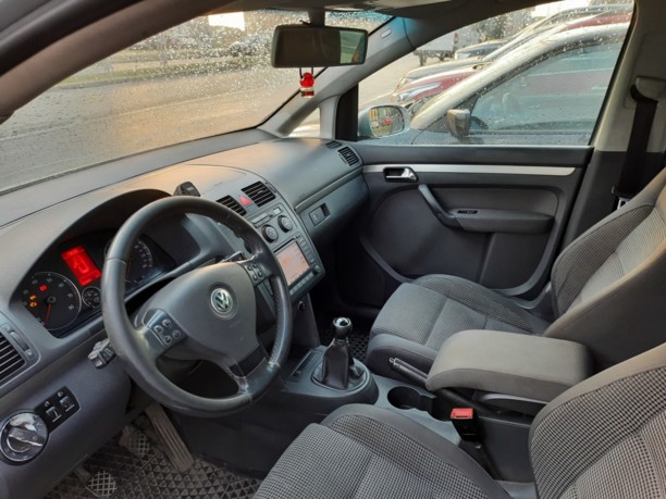 Volkswagen Touran I, 7 мест, 2005 г.