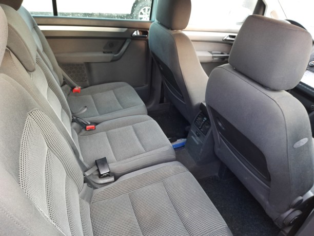 Volkswagen Touran I, 7 мест, 2005 г.