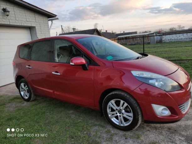 Renault Grand Scenic III, 7 мест, 2010 г.