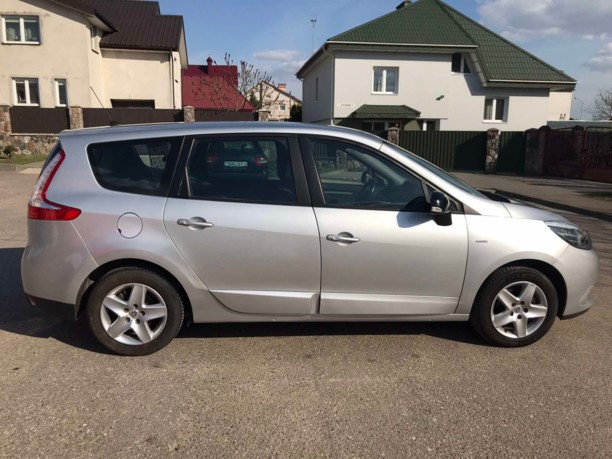 Renault Grand Scenic III · 2-й рестайлинг, 5 мест, 2016 г.