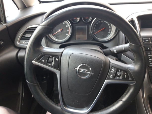Opel Astra J, 2010 г.