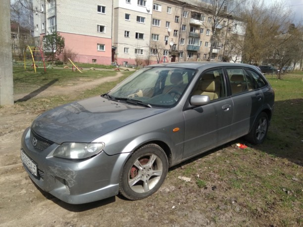 Mazda 323F, 2002 г.