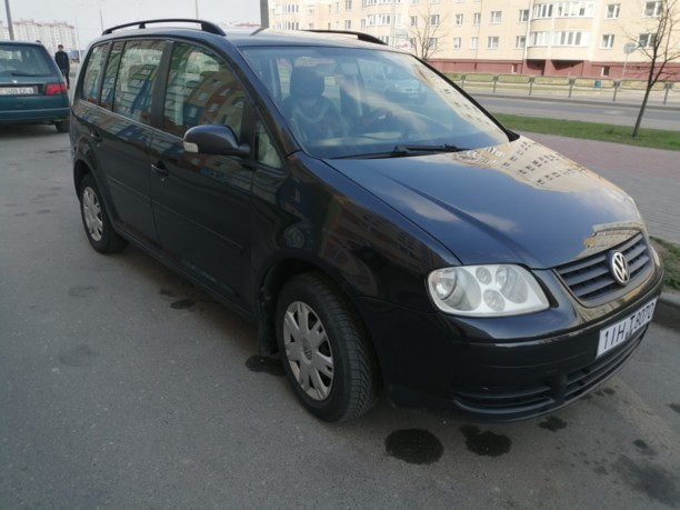 Volkswagen Touran I, 7 мест, 2004 г.
