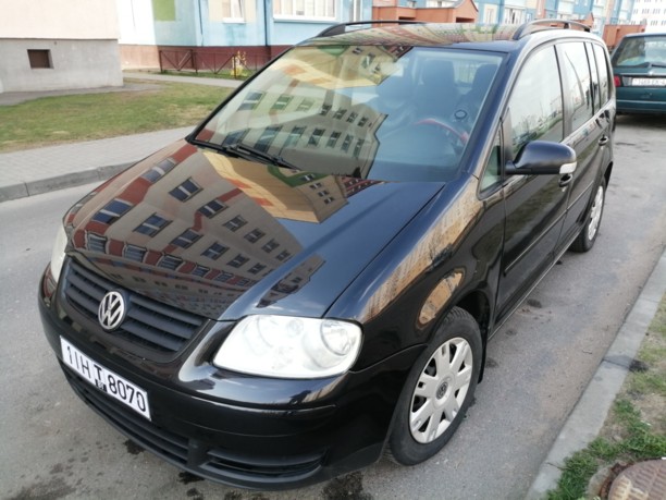 Volkswagen Touran I, 7 мест, 2004 г.