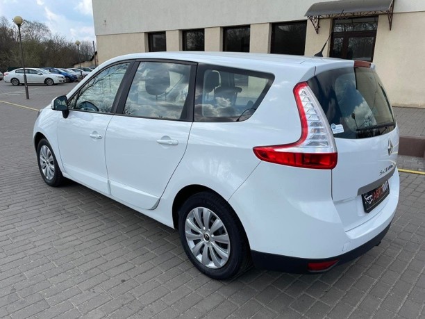 Renault Grand Scenic III · 2-й рестайлинг, 7 мест, 2013 г.