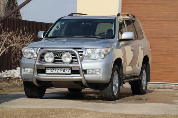 Toyota Land Cruiser J200, 7 мест, 2008 г.