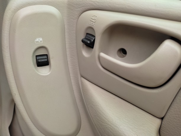 Chrysler Town and Country IV, 7 мест, 2005 г.