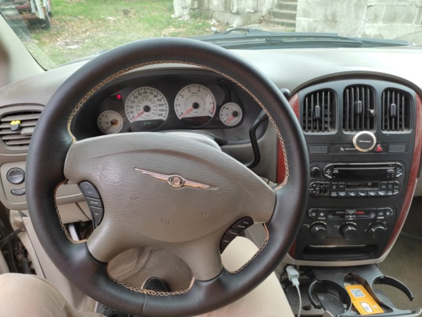 Chrysler Town and Country IV, 7 мест, 2005 г.