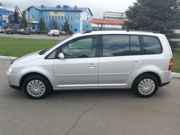 Volkswagen Touran I, 5 мест, 2005 г.