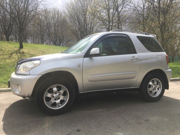 Toyota RAV4 II (XA20) · Рестайлинг, 5 мест, 2004 г.