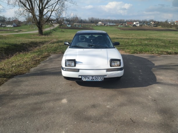 Mazda 323F, 1990 г.