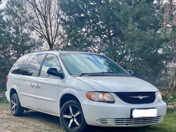 Chrysler Town and Country IV, 7 мест, 2001 г.