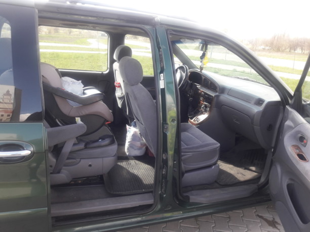 Kia Carnival I, 7 мест, 2000 г.