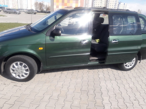Kia Carnival I, 7 мест, 2000 г.