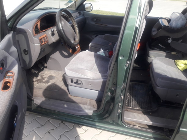 Kia Carnival I, 7 мест, 2000 г.