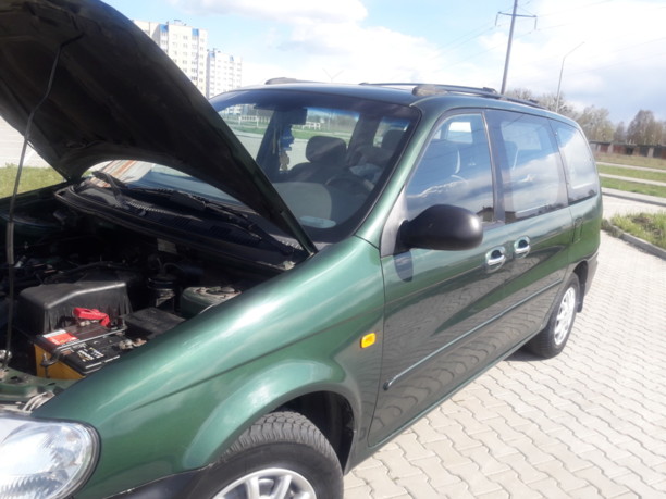 Kia Carnival I, 7 мест, 2000 г.