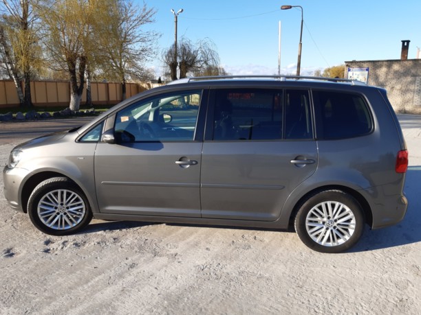 Volkswagen Touran II, 5 мест, 2014 г.