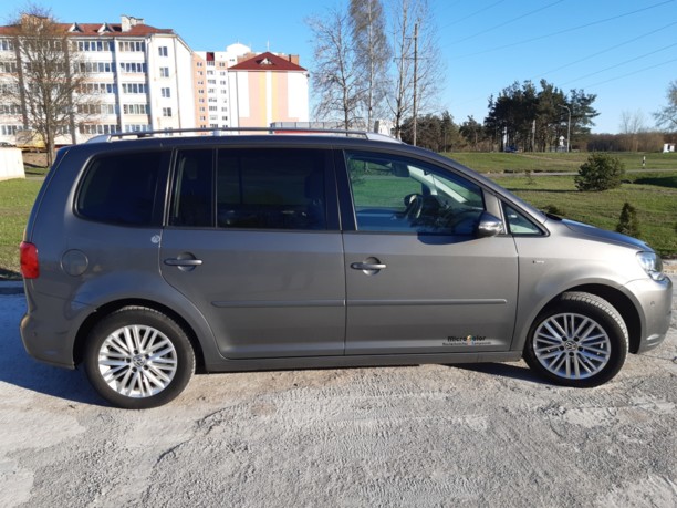 Volkswagen Touran II, 5 мест, 2014 г.
