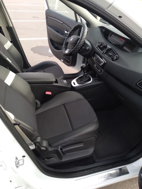 Renault Grand Scenic III · 2-й рестайлинг, 5 мест, 2014 г.