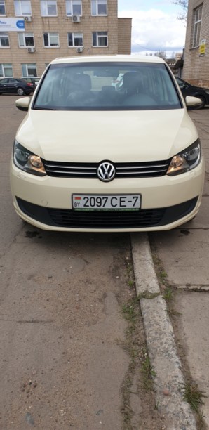 Volkswagen Touran II, 5 мест, 2014 г.