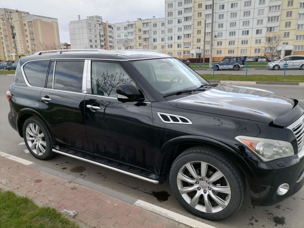 Infiniti QX56 II, 7 мест, 2011 г.