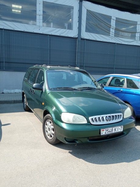 Kia Carnival I, 7 мест, 2000 г.