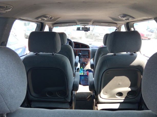 Kia Carnival I, 7 мест, 2000 г.
