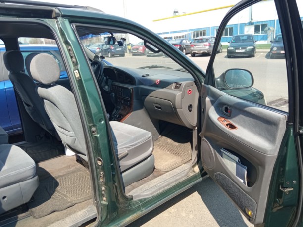 Kia Carnival I, 7 мест, 2000 г.