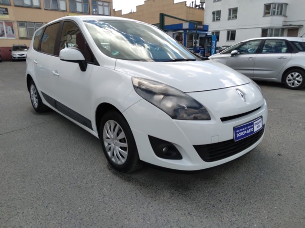 Renault Grand Scenic III, 5 мест, 2010 г.