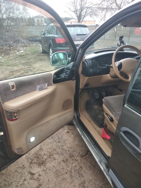 Chrysler Voyager III, 7 мест, 1997 г.