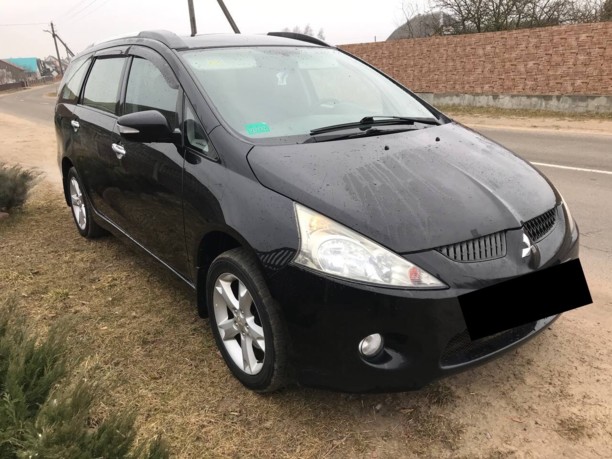 Mitsubishi Grandis, 7 мест, 2008 г.