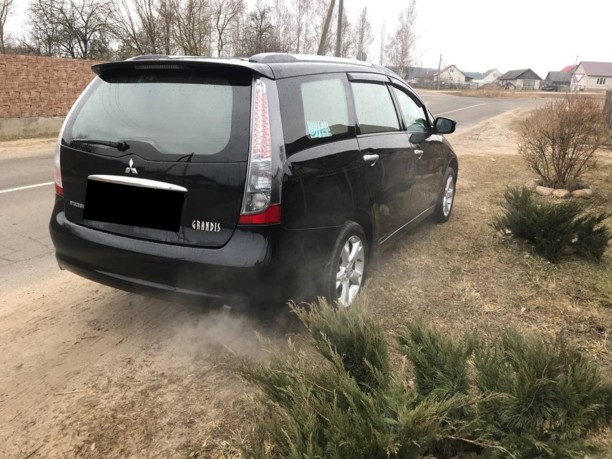Mitsubishi Grandis, 7 мест, 2008 г.