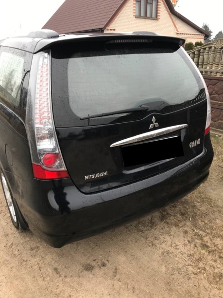 Mitsubishi Grandis, 7 мест, 2008 г.