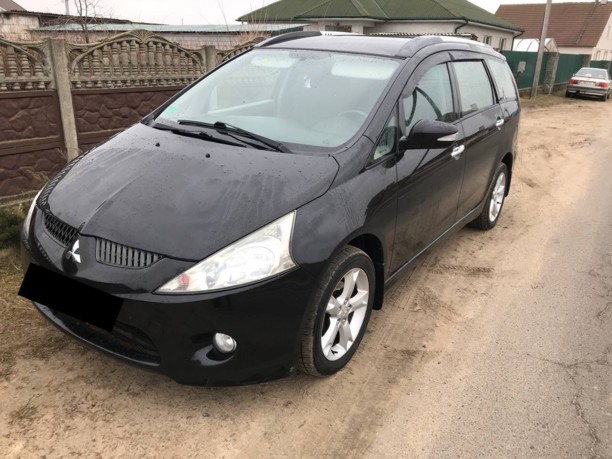 Mitsubishi Grandis, 7 мест, 2008 г.