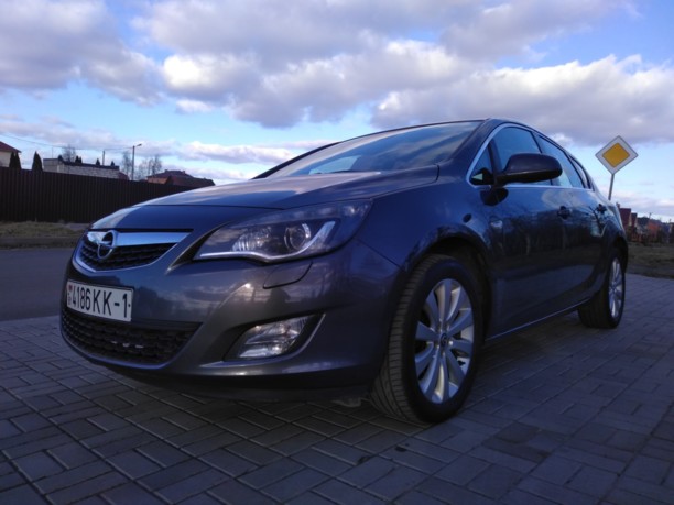 Opel Astra J, 2011 г.