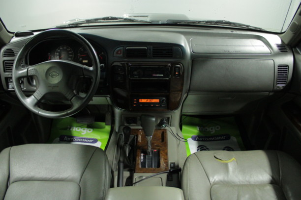 Nissan Patrol Y61, 7 мест, 2002 г.