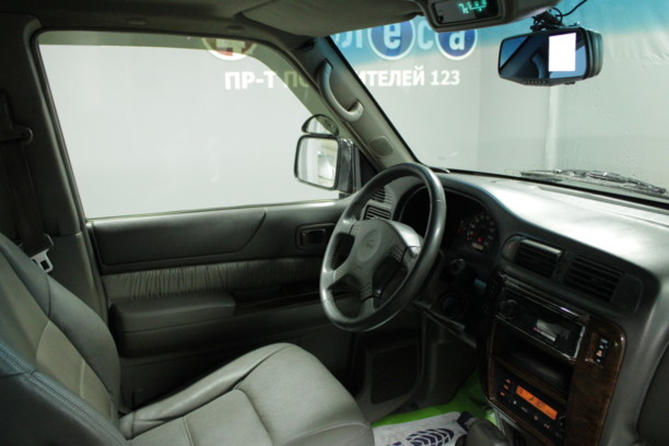 Nissan Patrol Y61, 7 мест, 2002 г.