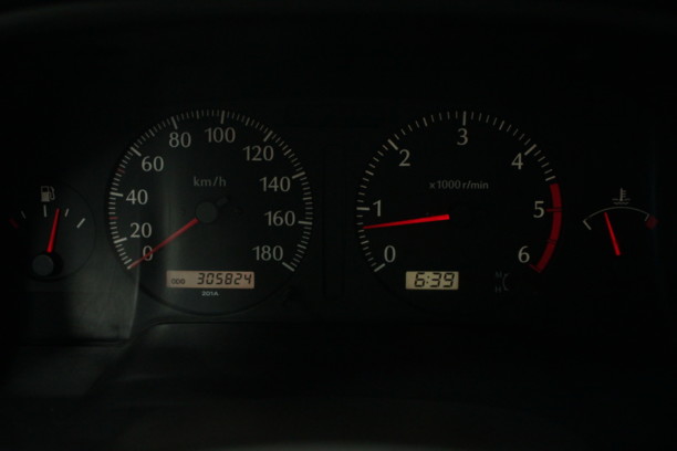 Nissan Patrol Y61, 7 мест, 2002 г.