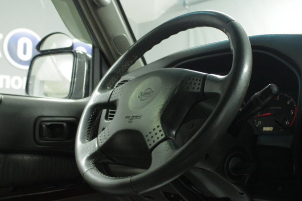 Nissan Patrol Y61, 7 мест, 2002 г.