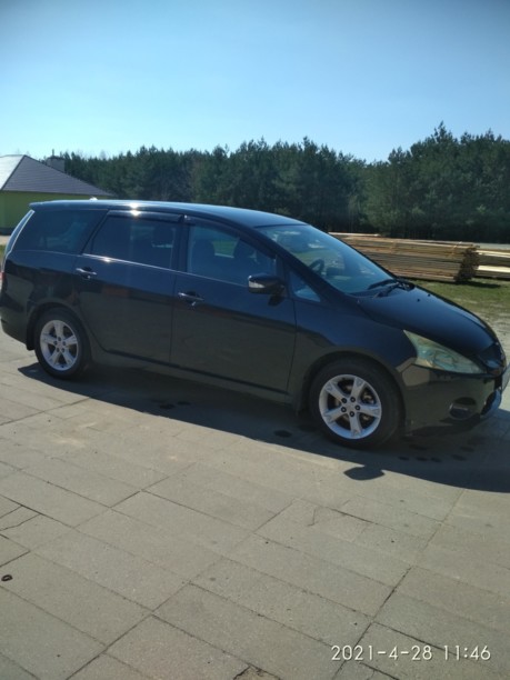 Mitsubishi Grandis, 7 мест, 2008 г.