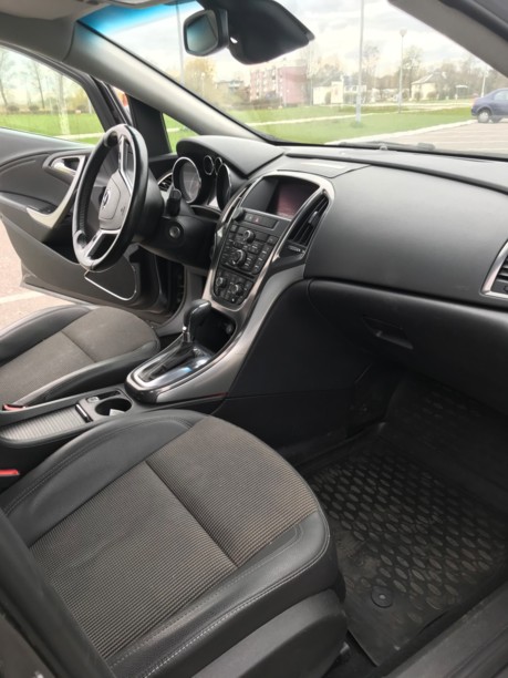 Opel Astra J, 2010 г.
