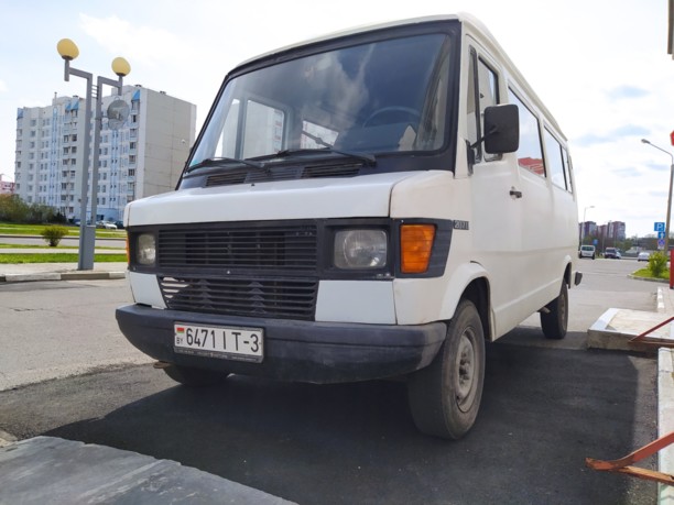 Mercedes-Benz T1 (207D-410D), 1988 г.